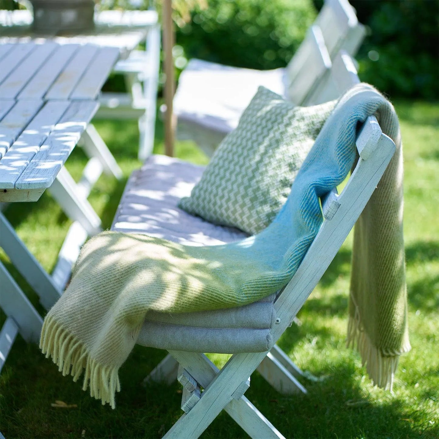 Aurora - Lambswool Throw - Purple Blue