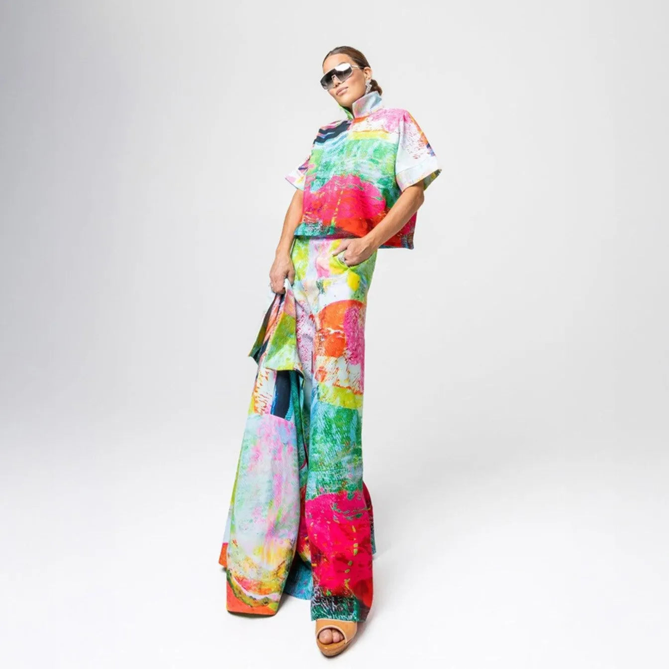 Cropped shirt print mother in green and pink