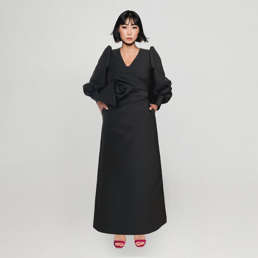 Omlottklänning lång med puffärm – Svart  | maxjenny!